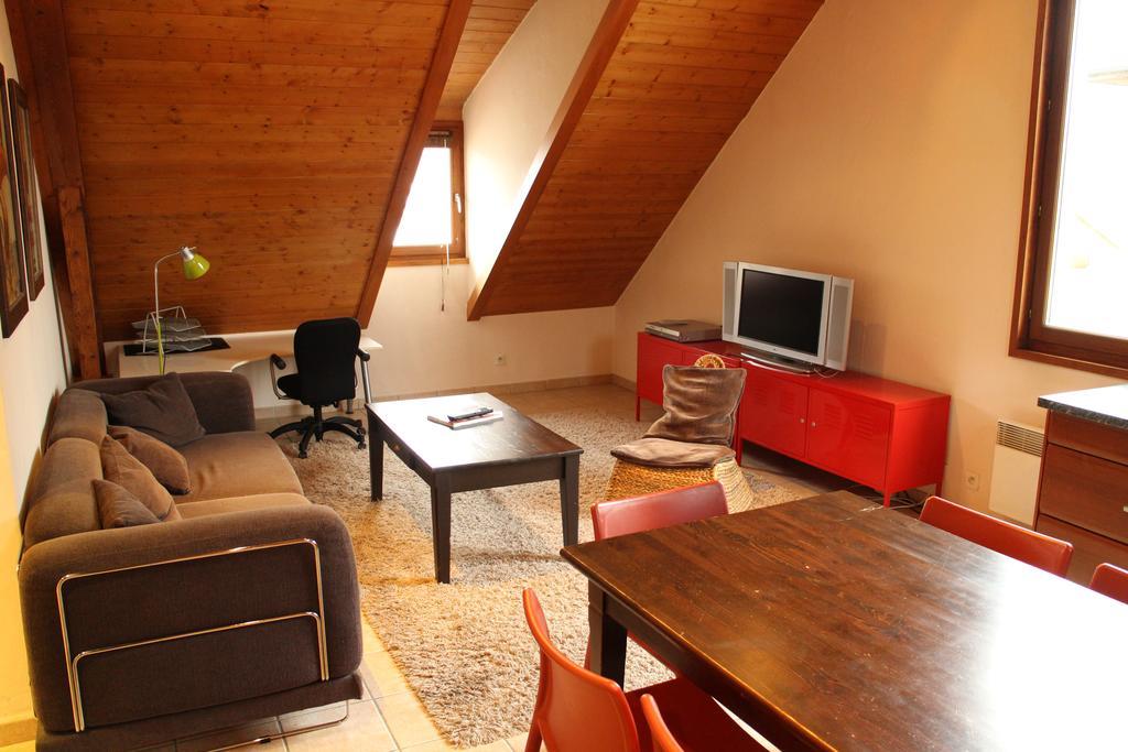 Les Z'Hirondelles Hotel Annecy Ruang foto
