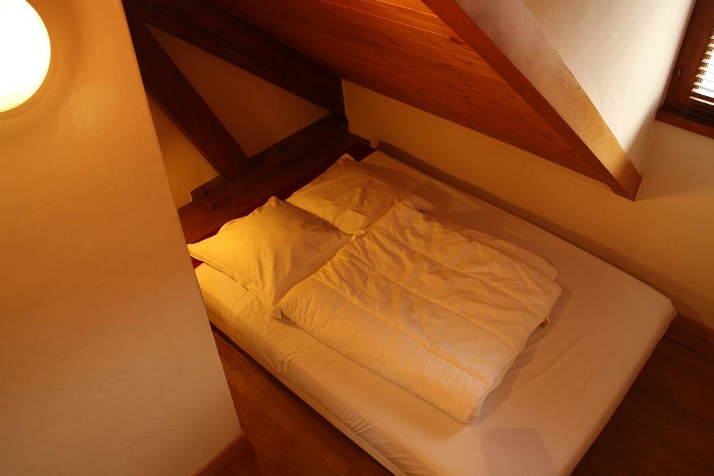 Les Z'Hirondelles Hotel Annecy Ruang foto