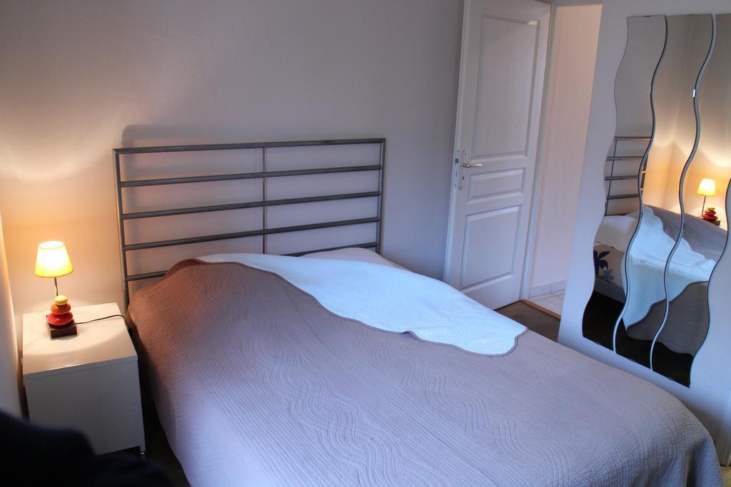 Les Z'Hirondelles Hotel Annecy Ruang foto