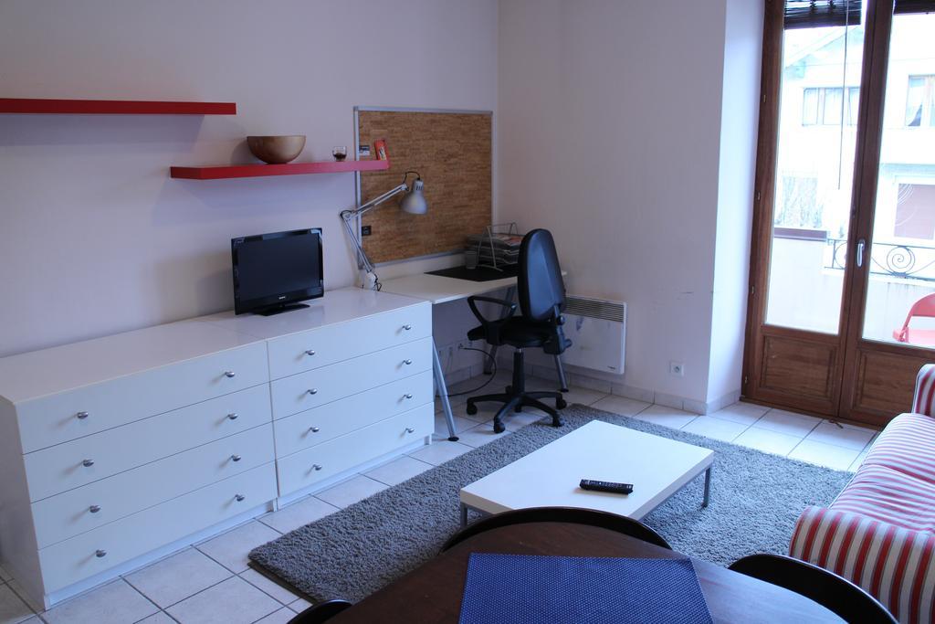 Les Z'Hirondelles Hotel Annecy Ruang foto