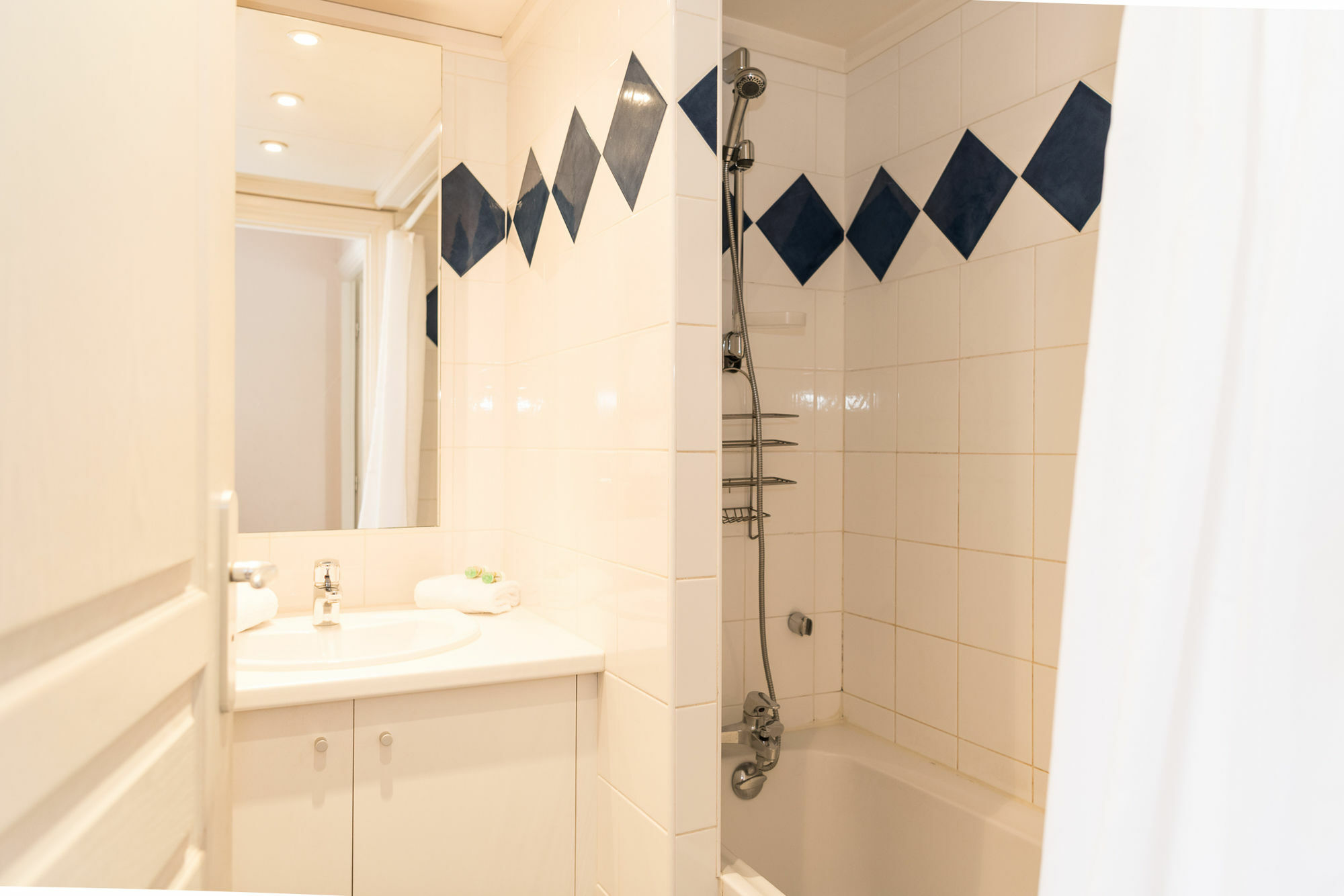 Les Z'Hirondelles Hotel Annecy Bagian luar foto